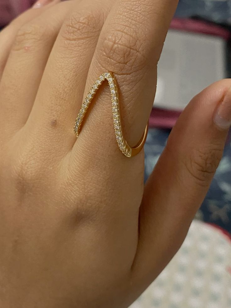 YQ Gold V Shaped Ring 💍