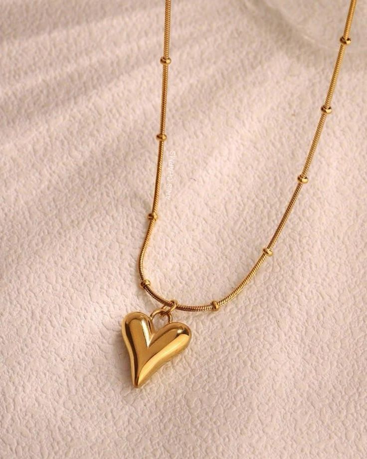 YQ 18k Gold Plated Heart-Shaped Pendant Necklace