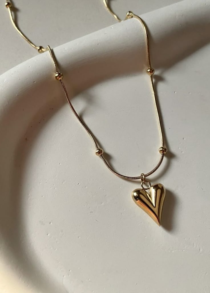 YQ 18k Gold Plated Heart-Shaped Pendant Necklace