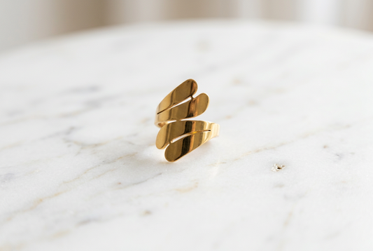 YQ Golden Bound Hand Rings